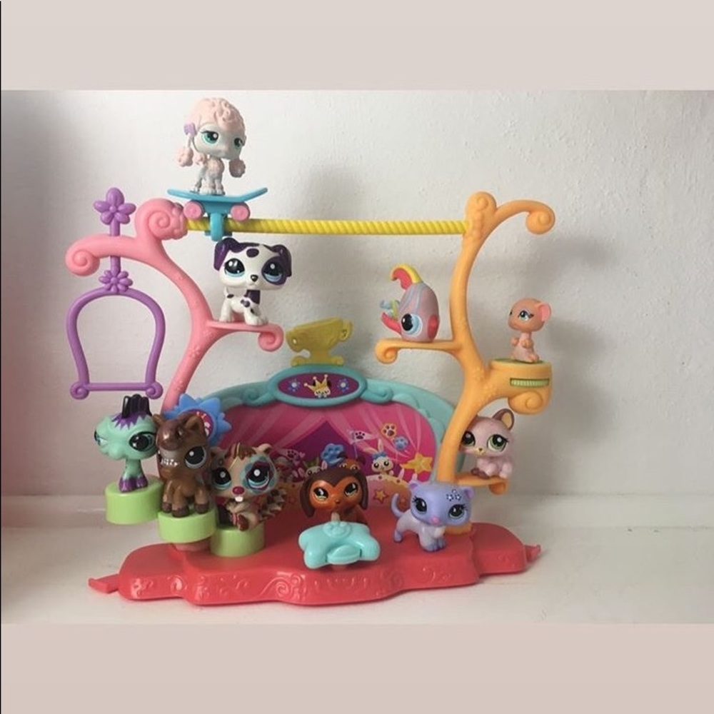 Littlest Pet Shop set (LPS)